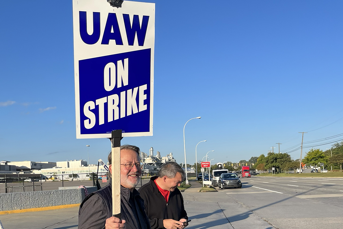 UAW strike 2023 update GM’s deal with striking autoworkers ends after